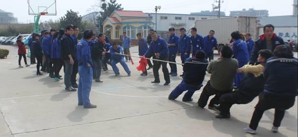 尊龙中国官网工厂举行“迎春拔河赛”