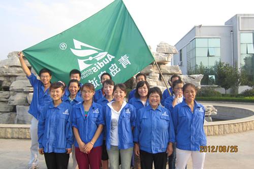 同住地球村 共爱一个家——尊龙中国官网义工团公益环保活动纪实